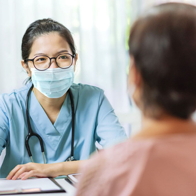 Patient talking to their doctor 